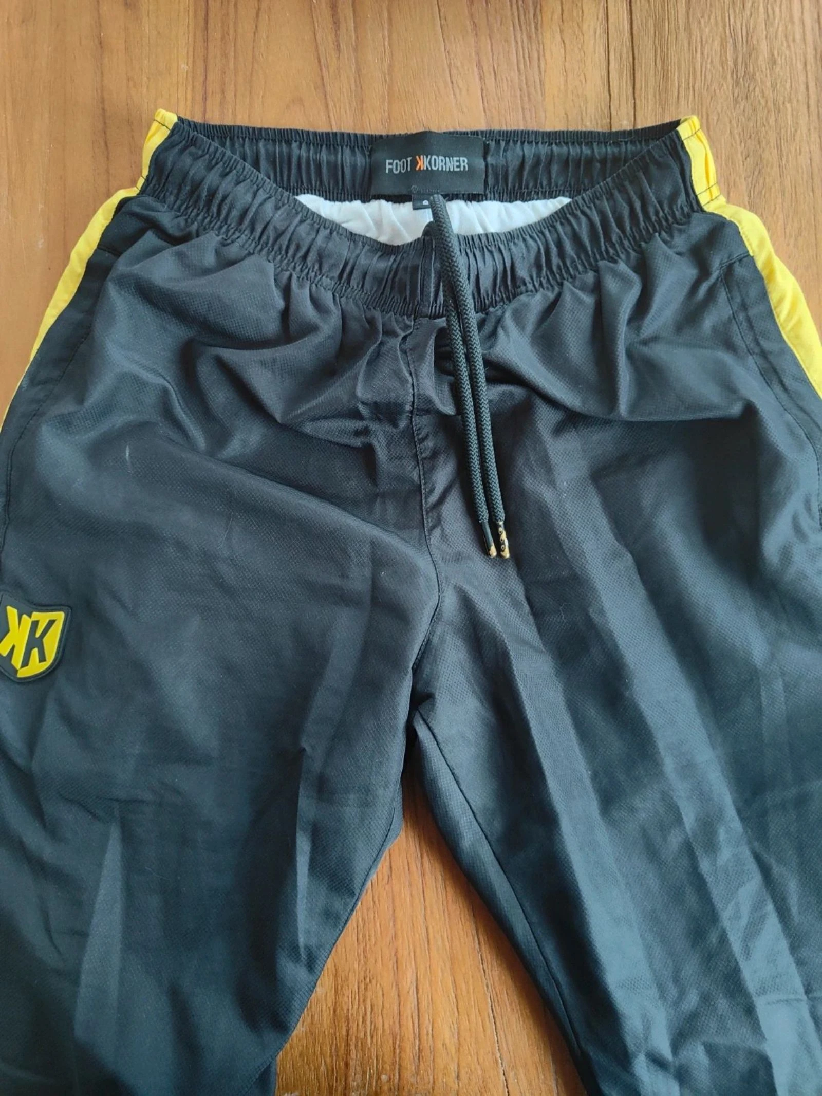 Bas de chándal Foot Korner Negro y Amarillo Talla S – photo 2